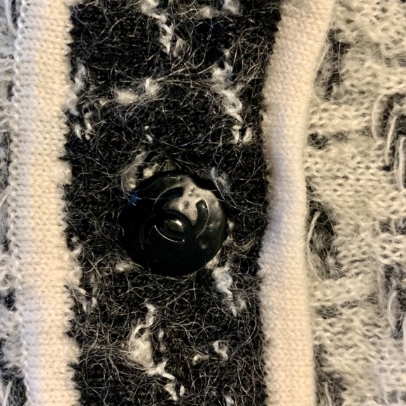 Chanel Knit Jacket - Picture 4 of 13